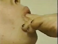 Pornó videó a tulajd ...