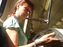 Egy fiatal lány, sző ...